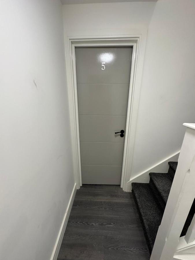 Comfy Guest House Лондон Экстерьер фото