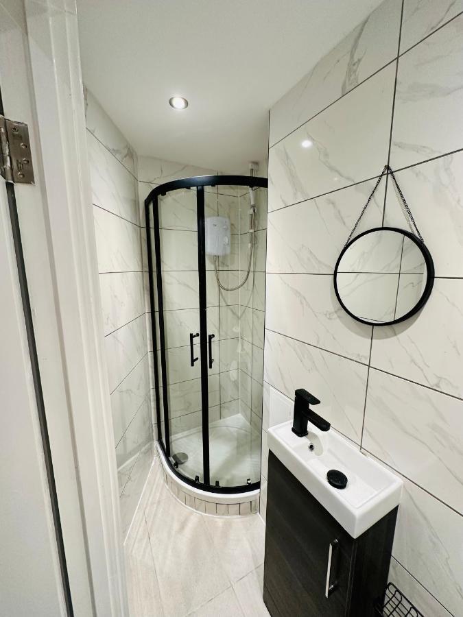 Comfy Guest House Лондон Экстерьер фото