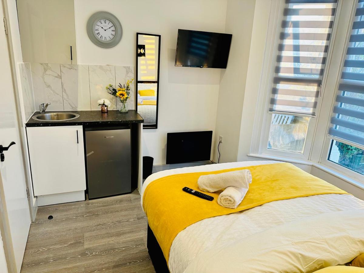 Comfy Guest House Лондон Экстерьер фото